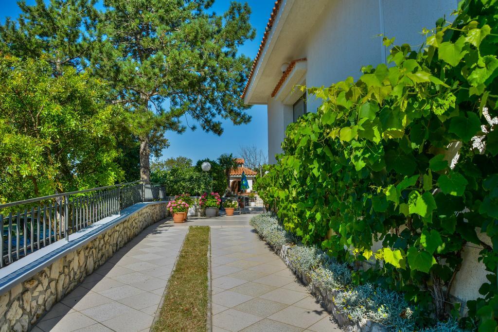 Bella Vista Apartments ซริกเวนิซา ภายนอก รูปภาพ