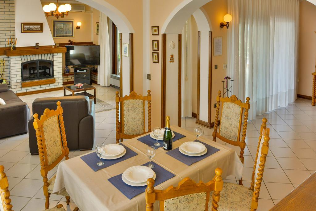 Bella Vista Apartments ซริกเวนิซา ภายนอก รูปภาพ
