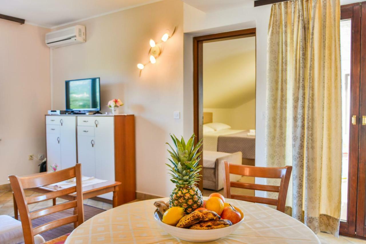 Bella Vista Apartments ซริกเวนิซา ภายนอก รูปภาพ