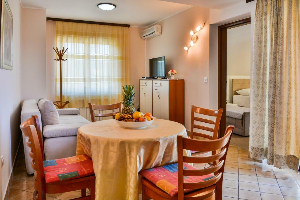 Bella Vista Apartments ซริกเวนิซา ภายนอก รูปภาพ
